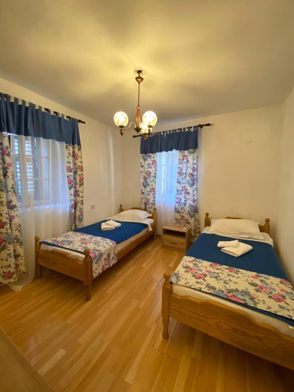 Viktor Rooms Kotor Phòng bức ảnh